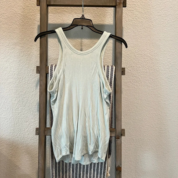 Lululemon women’s ribbed crew neck tank top size small - Picture 4 of 6